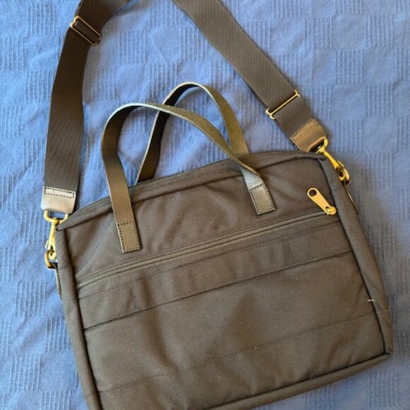 Filson Briefcase Navy - Picture 3 of 4